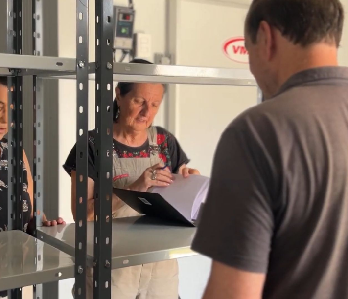 Incluirnos dona cámara de frío y fortalece el trabajo social en la ciudad de Rafaela