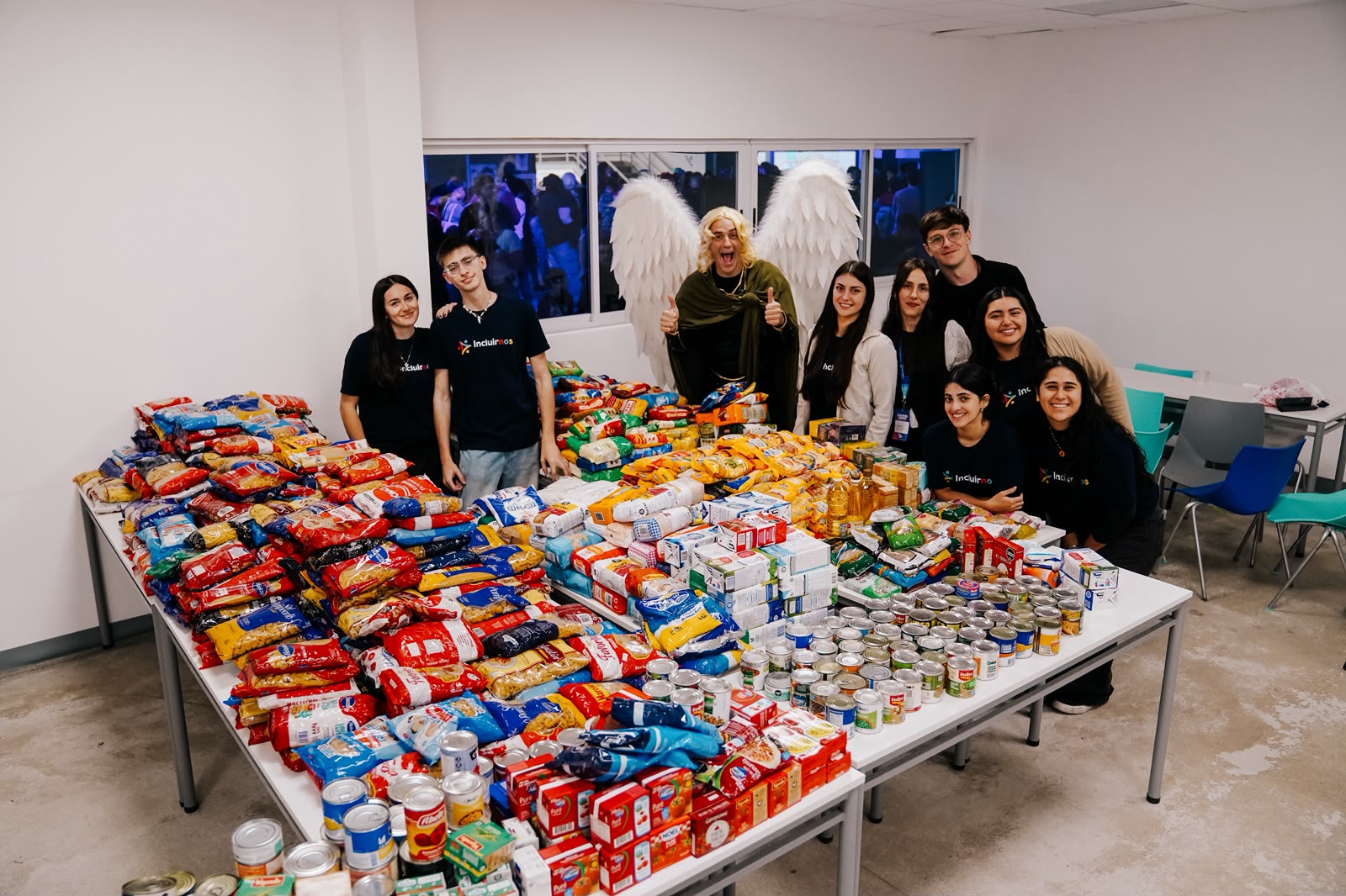 661 kilos de solidaridad: Incluirnos lideró la recolección y logística de donaciones en la Gaming West.